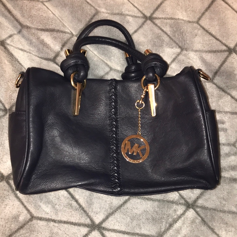 Bucket bag